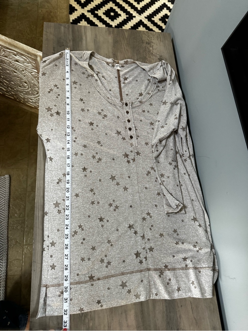 Free People taupe star print henley with brown trim - Picture 6 of 7